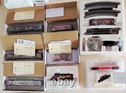 Hawthorne Village Caped Crusaders Ho Scale Electric Train Set Batman 8 Cars