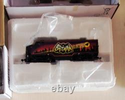 Hawthorne Village Caped Crusaders Ho Scale Electric Train Set Batman 8 Cars