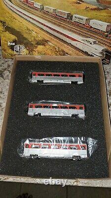 Ho Con-cor Gm Demo 6 Car Aero Train Diesel Locomotive Set