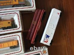 Ho Scale Bachmann Train Set Lot locomotives, track, cars, power pack, bridge