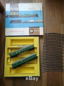 Hornby Dublo 2050 Suburban Electric Train Set EMU motor car & Driving Trailer