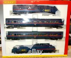 Hornby OO R2002A GNER 225 4 Car Train Pack