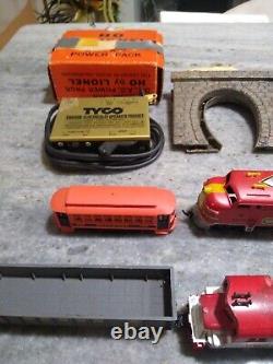 Huge Lot 72 pieces Tyco Lionel Trains Locomotive Track cars transformers & more