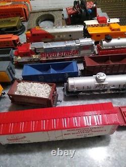 Huge Lot 72 pieces Tyco Lionel Trains Locomotive Track cars transformers & more