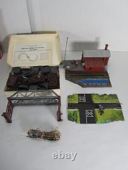 Huge Lot of Model Toy Trains & Accessories Tyco Locomotive Cars Caboose Tracks