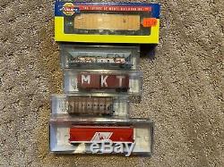 Huge N Scale Train Lot Locomotives and Freight Cars Northeastern