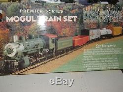 IHC HO 311 Mogul Train Set Southern Pacific 5 Cars