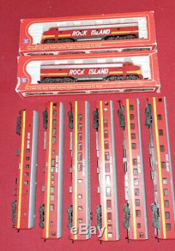 IHC Rivarossi Rock Island Train Set E-8 A-A Engine Pair & 6 Passenger Cars HO