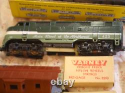 LARGE LOT OF 1960's GLOBE, ATHEARNS, BECHMAN, HOBBY AND TYCO DIESEL TRAINS CARS
