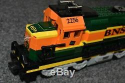 LEGO 10133 BNSF GP-38 Locomotive Trains Burlington Northern Santa Fe