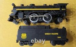 LIONEL DIECAST 4-4-2 UNION PACIFIC LOCOMOTIVE #8633 & WHISTLE TENDER With Cars