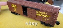 LIONEL DIECAST 4-4-2 UNION PACIFIC LOCOMOTIVE #8633 & WHISTLE TENDER With Cars