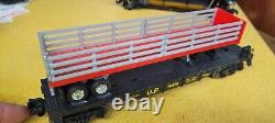 LIONEL DIECAST 4-4-2 UNION PACIFIC LOCOMOTIVE #8633 & WHISTLE TENDER With Cars