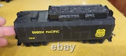 LIONEL DIECAST 4-4-2 UNION PACIFIC LOCOMOTIVE #8633 & WHISTLE TENDER With Cars