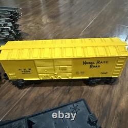 LIONEL Nickel Plate Road Train 8617 Steam Locomotive & Cars + Track And Control