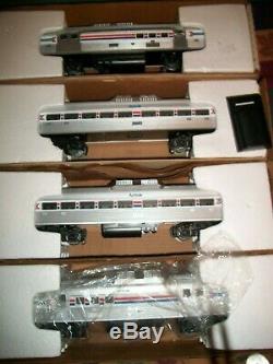LIONEL O SCALE and 027 GAUGE AMTRAK 6-8868 THRU 6-8870 TRAIN CARS SET OF 4