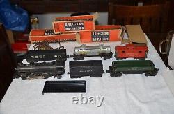 LOT- c1940s LIONEL TRAIN SET- 1654 Locomotive + Tender Plus Cars Nice