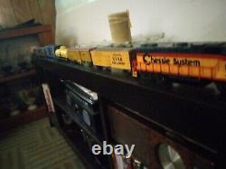 Life Like Collectible 8 Car Toy Train Set Cheesie System With Locomotive