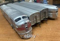 Life-like Ho Scale Burlington Train Car Locomotive With Cars