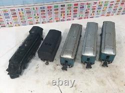 Lionel 1666 Prewar Metal Set and 3 Prewar Passenger Car