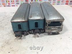 Lionel 1666 Prewar Metal Set and 3 Prewar Passenger Car