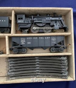 Lionel 19500 Steam Type Freight w Headlight Train Set O Gauge 5 cars Track USA