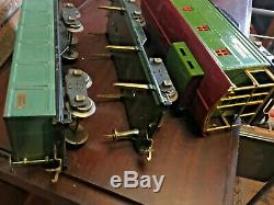 Lionel 353 Standard Guage Train Outfit (No. 8 Loco & 3 Cars)