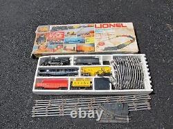 Lionel Chesapeake Flyer Train Set O27 Gauge, Smoke, Etc, Extra Track, FAST SHIP