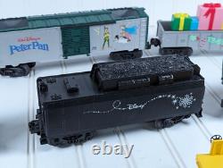 Lionel Disney Mickeys Christmas Express Train 6-31946 Locomotive Tender + 5 cars