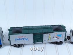 Lionel Disney Mickeys Christmas Express Train 6-31946 Locomotive Tender + 5 cars