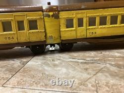 Lionel Lines 752W Locomotive Union Pacific With 2 Cars 753/754 Pre War Used