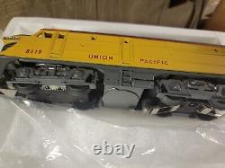 Lionel O Trains UP Union Pacific FA-2 Alco AA Diesel Engine Set 1-18119