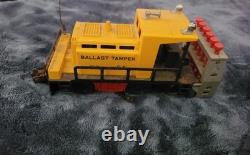 Lionel O27 Gauge Diesel Engine Train Set Vintage 1960s