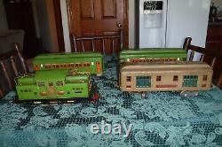 Lionel Pre War Train Set 318e, 309 Car, 310 Car, 312 Car Untested For Parts