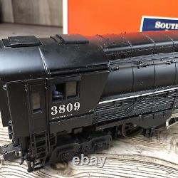 Lionel Southern Pacific AC-9 2-8-8-4 O Gauge Train Locomotive & Tender