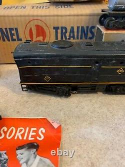 Lionel Vintage Train set diesel locomotives Erie 2032 Set With Cars, Controls