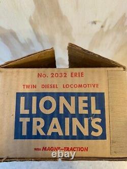 Lionel Vintage Train set diesel locomotives Erie 2032 Set With Cars, Controls