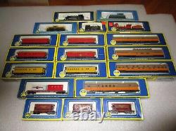 Lot 19 AHM Train Diesel Locomotives Steam Engines Dockside Flat Baggage Ore Cars