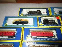 Lot 19 AHM Train Diesel Locomotives Steam Engines Dockside Flat Baggage Ore Cars