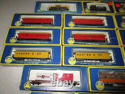 Lot 19 AHM Train Diesel Locomotives Steam Engines Dockside Flat Baggage Ore Cars