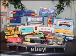 Lot Of Train Cars, Bachmann, Atheran, Amh, Roundhouse In Box, Many Out Of Box