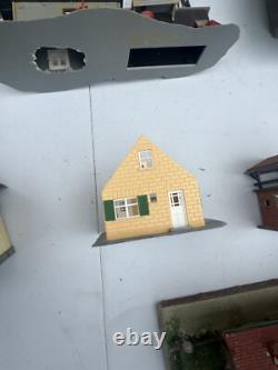 Lot of 29 HO train car BACHMANN, TRACKS LOCOMOTIVES HOUSES collection track TL#1