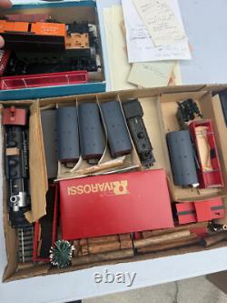 Lot of 29 HO train car BACHMANN, TRACKS LOCOMOTIVES HOUSES collection track TL#1
