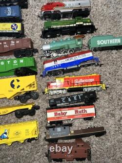 Lot of 31 HO & O Gauge Locomotives And Train Cars, Lionel, AHM, And Tyco
