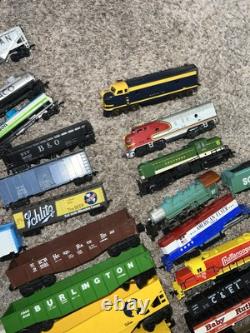 Lot of 31 HO & O Gauge Locomotives And Train Cars, Lionel, AHM, And Tyco