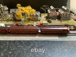 Marklin spur z scale/gauge F7 A-B Diesel Locomotive & 5 Hopper Car Train Set