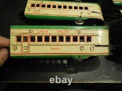 Marx M10005 Union Pacific Tin Train Set Locomotive & 7 Cars