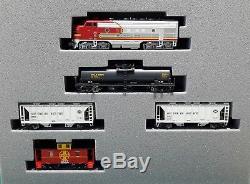 N Scale KATO F7 & (5)Car Freight Train Set AT&SF Item #106-6271