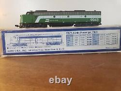 N Scale Kato Burlington Northern 10 Car Smooth Side Passenger Train with Locos