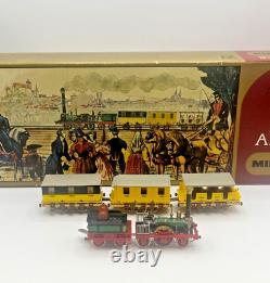 N Scale Minitrix 51 1028 00 Dummy Steam Locomotive with Powered Pass Car Set